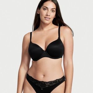 Victoria’s Secret Body By Victoria Smooth Lightly Lined Demi Bra Black